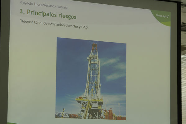 Conversemos  Proyecto hidroeléctrico Hituango  
Conversemos. Proyecto hidroeléctrico Hituango.   
Fecha: Junio 8 2018.
Para descargar esta fotografía en alta resolución, haga clic sobre la imagen hasta que la misma se despliegue en la pantalla completa; luego dé clic derecho y elija la opción "guardar imagen como". 
En caso de publicación por cualquier medio, solicitamos acompañarla del crédito: "Foto EPM"
Palabras clave: Conversemos  Proyecto hidroeléctrico Hituango