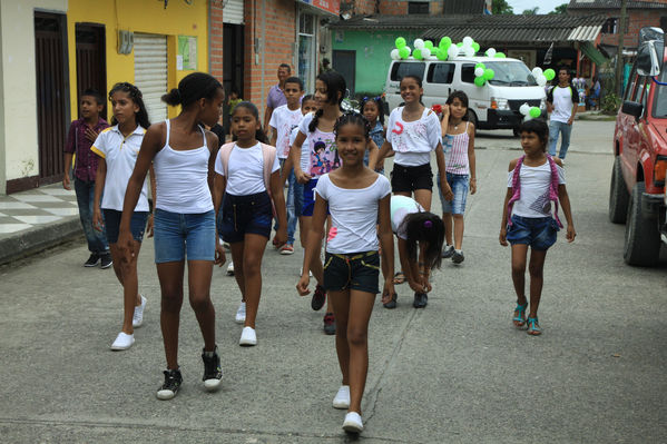 Inauguración del gas natural en Carepa
Inauguración del gas natural en Carepa
Fecha: Junio 22  de 2013. 
Para descargar esta fotografía en alta resolución, haga clic sobre la imagen hasta que la misma se despliegue en la pantalla completa; luego dé clic derecho y elija la opción "guardar imagen como". 
En caso de publicación por cualquier medio, solicitamos acompañarla del crédito: "Cortesía EPM".
Palabras clave: Inauguración gas natural Carepa Urabá