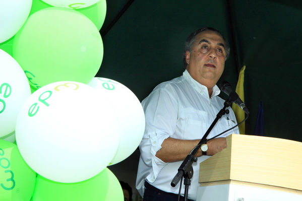 Inauguración del gas natural en Carepa
Inauguración del gas natural en Carepa
Fecha: Junio 22  de 2013. 
Para descargar esta fotografía en alta resolución, haga clic sobre la imagen hasta que la misma se despliegue en la pantalla completa; luego dé clic derecho y elija la opción "guardar imagen como". 
En caso de publicación por cualquier medio, solicitamos acompañarla del crédito: "Cortesía EPM".
Palabras clave: Inauguración gas natural Carepa Urabá