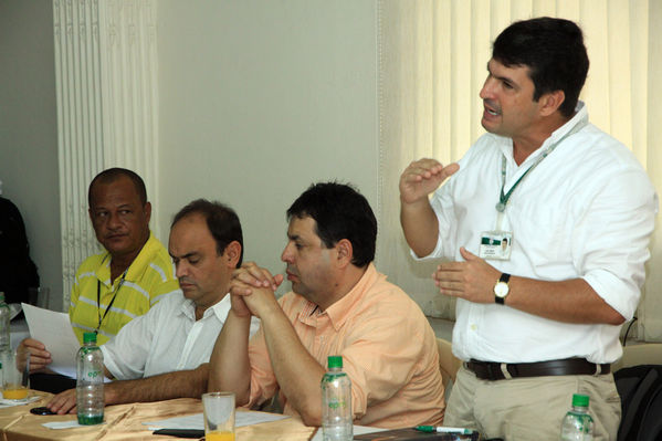 Mesa Interinstitucional Urabá Sostenible y Competitiva - Carepa
Mesa Interinstitucional Urabá Sostenible y Competitiva - Carepa
Fecha: Junio 22  de 2013. 
Para descargar esta fotografía en alta resolución, haga clic sobre la imagen hasta que la misma se despliegue en la pantalla completa; luego dé clic derecho y elija la opción "guardar imagen como". 
En caso de publicación por cualquier medio, solicitamos acompañarla del crédito: "Cortesía EPM".
Palabras clave: Mesa Interinstitucional Urabá Sostenible  Competitiva  Carepa