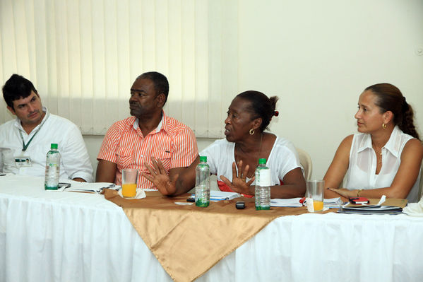 Mesa Interinstitucional Urabá Sostenible y Competitiva - Carepa
Mesa Interinstitucional Urabá Sostenible y Competitiva - Carepa
Fecha: Junio 22  de 2013. 
Para descargar esta fotografía en alta resolución, haga clic sobre la imagen hasta que la misma se despliegue en la pantalla completa; luego dé clic derecho y elija la opción "guardar imagen como". 
En caso de publicación por cualquier medio, solicitamos acompañarla del crédito: "Cortesía EPM".
Palabras clave: Mesa Interinstitucional Urabá Sostenible  Competitiva  Carepa