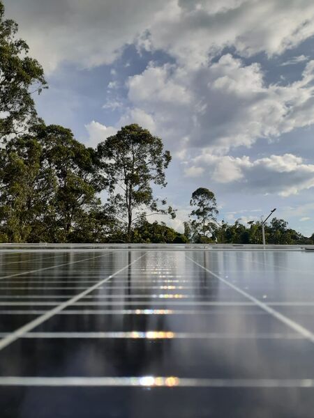 Solución solar Unilasallista
Solución solar Unilasallista
Fecha: Junio 24 2021
Para descargar esta fotografía en alta resolución, haga clic sobre la imagen hasta que la misma se despliegue en la pantalla completa; luego dé clic derecho y elija la opción "guardar imagen como". 
En caso de publicación por cualquier medio, solicitamos acompañarla del crédito: "Foto EPM"
Palabras clave: Solución solar Unilasallista
