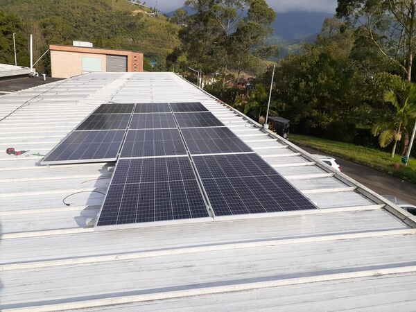 Solución solar Unilasallista
Solución solar Unilasallista
Fecha: Junio 24 2021
Para descargar esta fotografía en alta resolución, haga clic sobre la imagen hasta que la misma se despliegue en la pantalla completa; luego dé clic derecho y elija la opción "guardar imagen como". 
En caso de publicación por cualquier medio, solicitamos acompañarla del crédito: "Foto EPM"
Palabras clave: Solución solar Unilasallista