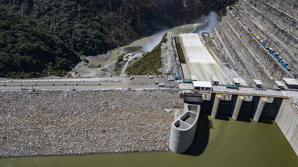 Rueda Prensa Terminación presa proyecto hidroeléctrico Ituango
Rueda de Prensa. Terminación de la presa del proyecto hidroeléctrico Ituango
Fecha: Julio 19 de 2019. 
Para descargar esta fotografía en alta resolución, haga clic sobre la imagen hasta que la misma se despliegue en la pantalla completa; luego dé clic derecho y elija la opción "guardar imagen como". 
En caso de publicación por cualquier medio, solicitamos acompañarla del crédito: "Foto EPM"
Palabras clave: Rueda Prensa Terminación presa proyecto hidroeléctrico Ituango