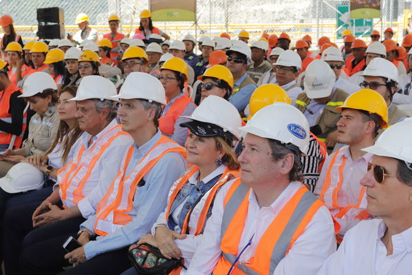 Rueda Prensa Terminación presa proyecto hidroeléctrico Ituango
Rueda de Prensa. Terminación de la presa del proyecto hidroeléctrico Ituango
Fecha: Julio 19 de 2019. 
Para descargar esta fotografía en alta resolución, haga clic sobre la imagen hasta que la misma se despliegue en la pantalla completa; luego dé clic derecho y elija la opción "guardar imagen como". 
En caso de publicación por cualquier medio, solicitamos acompañarla del crédito: "Foto EPM"
Palabras clave: Rueda Prensa Terminación presa proyecto hidroeléctrico Ituango