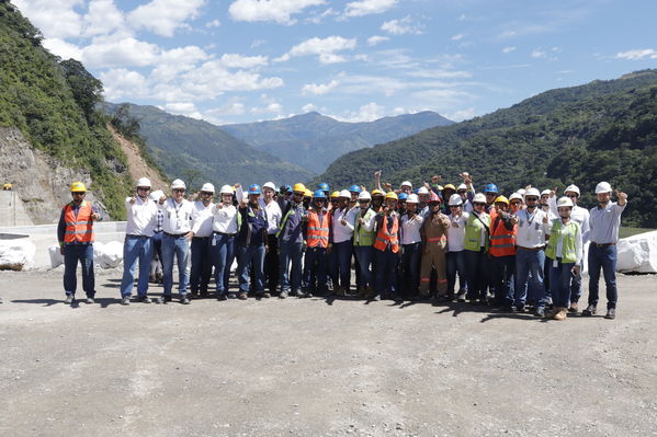 Rueda Prensa Terminación presa proyecto hidroeléctrico Ituango
Rueda de Prensa. Terminación de la presa del proyecto hidroeléctrico Ituango
Fecha: Julio 19 de 2019. 
Para descargar esta fotografía en alta resolución, haga clic sobre la imagen hasta que la misma se despliegue en la pantalla completa; luego dé clic derecho y elija la opción "guardar imagen como". 
En caso de publicación por cualquier medio, solicitamos acompañarla del crédito: "Foto EPM"
Palabras clave: Rueda Prensa Terminación presa proyecto hidroeléctrico Ituango