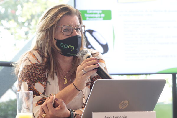 Reunion Gerencia de EPM con la Bancada Antioqueña del Senado para propuesta de ampliación del objeto social de EPM
Reunion Gerencia de EPM con la Bancada Antioqueña del Senado para propuesta de ampliación del objeto social de EPM
Fecha: Julio 10 de 2020
Para descargar esta fotografía en alta resolución, haga clic sobre la imagen hasta que la misma se despliegue en la pantalla completa; luego dé clic derecho y elija la opción "guardar imagen como".
En caso de publicación por cualquier medio, solicitamos acompañarla del crédito: "Foto EPM"
Palabras clave: Reunion Gerencia de EPM con la Bancada Antioqueña del Senado para propuesta de ampliación del objeto social de EPM