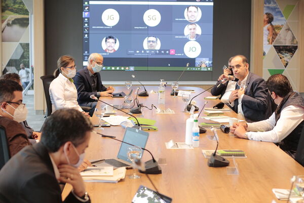 Reunion Gerencia de EPM con la Bancada Antioqueña del Senado para propuesta de ampliación del objeto social de EPM
Reunion Gerencia de EPM con la Bancada Antioqueña del Senado para propuesta de ampliación del objeto social de EPM
Fecha: Julio 10 de 2020
Para descargar esta fotografía en alta resolución, haga clic sobre la imagen hasta que la misma se despliegue en la pantalla completa; luego dé clic derecho y elija la opción "guardar imagen como".
En caso de publicación por cualquier medio, solicitamos acompañarla del crédito: "Foto EPM"
Palabras clave: Reunion Gerencia de EPM con la Bancada Antioqueña del Senado para propuesta de ampliación del objeto social de EPM