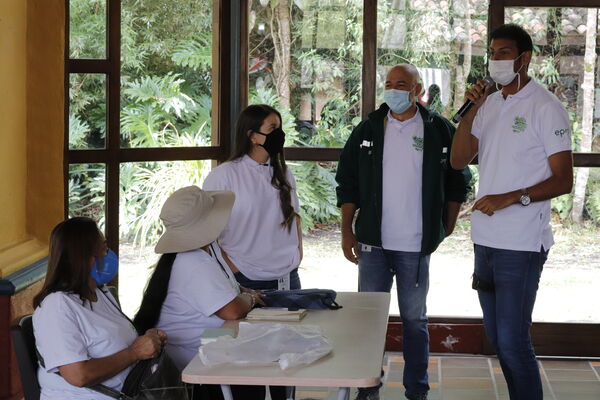 Graduación Ciudad  Agua
Graduación Ciudad del Agua
Fecha: 10 Julio 2021.
Para descargar esta fotografía en alta resolución, haga clic sobre la imagen hasta que la misma se despliegue en la pantalla completa; luego dé clic derecho y elija la opción "guardar imagen como". 
En caso de publicación por cualquier medio, solicitamos acompañarla del crédito: "Foto EPM" 
Palabras clave: Graduación Ciudad  Agua