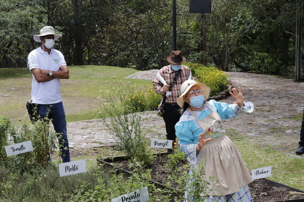Graduación Ciudad  Agua
Graduación Ciudad del Agua
Fecha: 10 Julio 2021.
Para descargar esta fotografía en alta resolución, haga clic sobre la imagen hasta que la misma se despliegue en la pantalla completa; luego dé clic derecho y elija la opción "guardar imagen como". 
En caso de publicación por cualquier medio, solicitamos acompañarla del crédito: "Foto EPM" 
Palabras clave: Graduación Ciudad  Agua