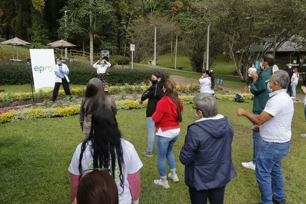 Graduación Ciudad  Agua
Graduación Ciudad del Agua
Fecha: 10 Julio 2021.
Para descargar esta fotografía en alta resolución, haga clic sobre la imagen hasta que la misma se despliegue en la pantalla completa; luego dé clic derecho y elija la opción "guardar imagen como". 
En caso de publicación por cualquier medio, solicitamos acompañarla del crédito: "Foto EPM" 
Palabras clave: Graduación Ciudad  Agua