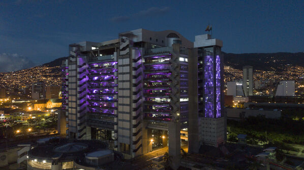 Iluminación Led Edificio EPM
Iluminación Led Edificio EPM
Fecha: 15 Julio 2020.
Para descargar esta fotografía en alta resolución, haga clic sobre la imagen hasta que la misma se despliegue en la pantalla completa; luego dé clic derecho y elija la opción "guardar imagen como".
En caso de publicación por cualquier medio, solicitamos acompañarla del crédito: "Foto EPM"
Palabras clave: Iluminación Led Edificio EPM