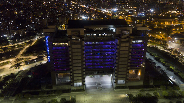 Iluminación Led Edificio EPM
Iluminación Led Edificio EPM
Fecha: 15 Julio 2020.
Para descargar esta fotografía en alta resolución, haga clic sobre la imagen hasta que la misma se despliegue en la pantalla completa; luego dé clic derecho y elija la opción "guardar imagen como".
En caso de publicación por cualquier medio, solicitamos acompañarla del crédito: "Foto EPM"
Palabras clave: Iluminación Led Edificio EPM