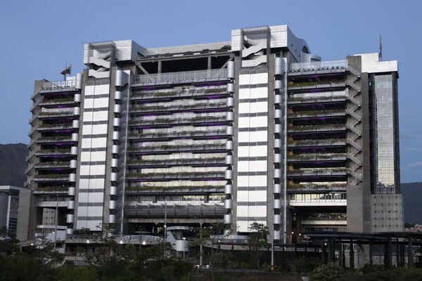 Iluminación Led Edificio EPM
Iluminación Led Edificio EPM
Fecha: 15 Julio 2020.
Para descargar esta fotografía en alta resolución, haga clic sobre la imagen hasta que la misma se despliegue en la pantalla completa; luego dé clic derecho y elija la opción "guardar imagen como".
En caso de publicación por cualquier medio, solicitamos acompañarla del crédito: "Foto EPM"
Palabras clave: Iluminación Led Edificio EPM