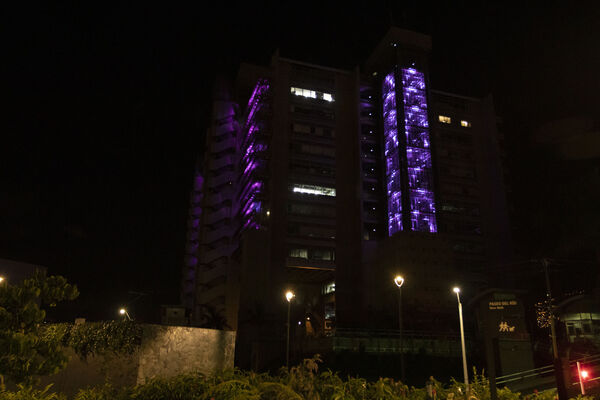 Iluminación Led Edificio EPM
Iluminación Led Edificio EPM
Fecha: 15 Julio 2020.
Para descargar esta fotografía en alta resolución, haga clic sobre la imagen hasta que la misma se despliegue en la pantalla completa; luego dé clic derecho y elija la opción "guardar imagen como".
En caso de publicación por cualquier medio, solicitamos acompañarla del crédito: "Foto EPM"
Palabras clave: Iluminación Led Edificio EPM