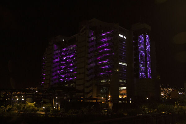 Iluminación Led Edificio EPM
Iluminación Led Edificio EPM
Fecha: 15 Julio 2020.
Para descargar esta fotografía en alta resolución, haga clic sobre la imagen hasta que la misma se despliegue en la pantalla completa; luego dé clic derecho y elija la opción "guardar imagen como".
En caso de publicación por cualquier medio, solicitamos acompañarla del crédito: "Foto EPM"
Palabras clave: Iluminación Led Edificio EPM