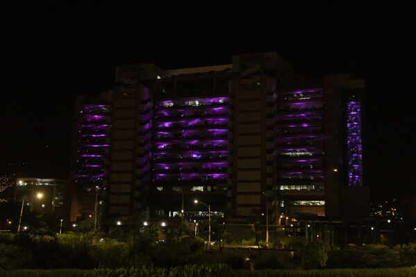 Iluminación Led Edificio EPM
Iluminación Led Edificio EPM
Fecha: 15 Julio 2020.
Para descargar esta fotografía en alta resolución, haga clic sobre la imagen hasta que la misma se despliegue en la pantalla completa; luego dé clic derecho y elija la opción "guardar imagen como".
En caso de publicación por cualquier medio, solicitamos acompañarla del crédito: "Foto EPM"
Palabras clave: Iluminación Led Edificio EPM