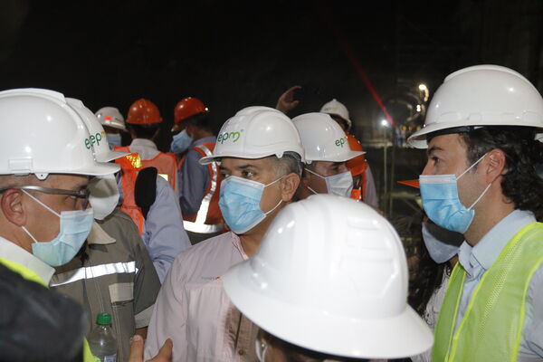 Visita Presidencial Hidroituango
Visita Presidencial Hidroituango  
Fecha: Julio 15 2021
Para descargar esta fotografía en alta resolución, haga clic sobre la imagen hasta que la misma se despliegue en la pantalla completa; luego dé clic derecho y elija la opción "guardar imagen como". 
En caso de publicación por cualquier medio, solicitamos acompañarla del crédito: "Foto EPM"
Palabras clave: Visita Presidencial Hidroituango