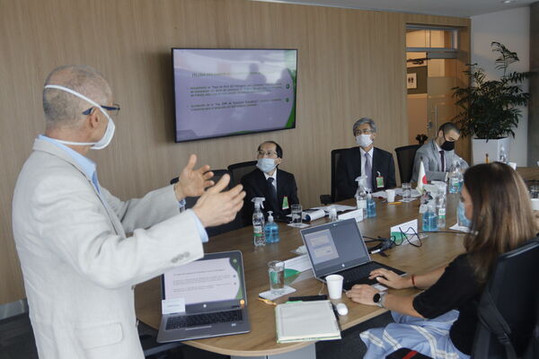 Visita Embajador Japón EPM
Visita Embajador Japón EPM
Fecha: Julio 15 2021
Para descargar esta fotografía en alta resolución, haga clic sobre la imagen hasta que la misma se despliegue en la pantalla completa; luego dé clic derecho y elija la opción "guardar imagen como". 
En caso de publicación por cualquier medio, solicitamos acompañarla del crédito: "Foto EPM"
Palabras clave: Visita Embajador Japón EPM