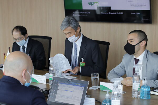 Visita Embajador Japón EPM
Visita Embajador Japón EPM
Fecha: Julio 15 2021
Para descargar esta fotografía en alta resolución, haga clic sobre la imagen hasta que la misma se despliegue en la pantalla completa; luego dé clic derecho y elija la opción "guardar imagen como". 
En caso de publicación por cualquier medio, solicitamos acompañarla del crédito: "Foto EPM"
Palabras clave: Visita Embajador Japón EPM
