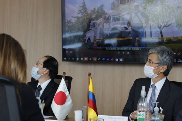 Visita Embajador Japón EPM
Visita Embajador Japón EPM
Fecha: Julio 15 2021
Para descargar esta fotografía en alta resolución, haga clic sobre la imagen hasta que la misma se despliegue en la pantalla completa; luego dé clic derecho y elija la opción "guardar imagen como". 
En caso de publicación por cualquier medio, solicitamos acompañarla del crédito: "Foto EPM"
Palabras clave: Visita Embajador Japón EPM