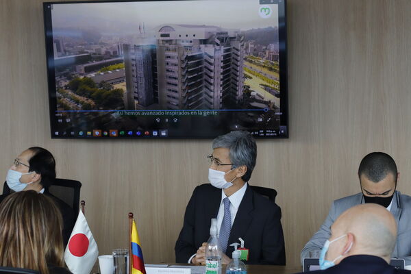 Visita Embajador Japón EPM
Visita Embajador Japón EPM
Fecha: Julio 15 2021
Para descargar esta fotografía en alta resolución, haga clic sobre la imagen hasta que la misma se despliegue en la pantalla completa; luego dé clic derecho y elija la opción "guardar imagen como". 
En caso de publicación por cualquier medio, solicitamos acompañarla del crédito: "Foto EPM"
Palabras clave: Visita Embajador Japón EPM