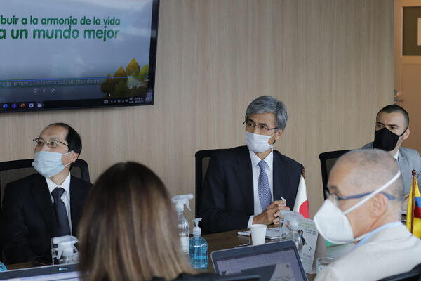 Visita Embajador Japón EPM
Visita Embajador Japón EPM
Fecha: Julio 15 2021
Para descargar esta fotografía en alta resolución, haga clic sobre la imagen hasta que la misma se despliegue en la pantalla completa; luego dé clic derecho y elija la opción "guardar imagen como". 
En caso de publicación por cualquier medio, solicitamos acompañarla del crédito: "Foto EPM"
Palabras clave: Visita Embajador Japón EPM