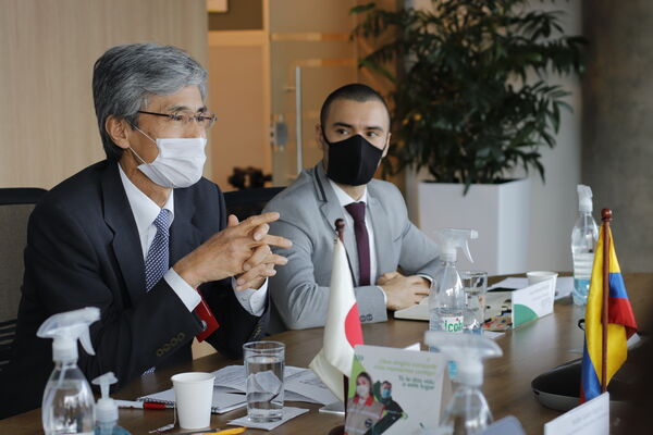 Visita Embajador Japón EPM
Visita Embajador Japón EPM
Fecha: Julio 15 2021
Para descargar esta fotografía en alta resolución, haga clic sobre la imagen hasta que la misma se despliegue en la pantalla completa; luego dé clic derecho y elija la opción "guardar imagen como". 
En caso de publicación por cualquier medio, solicitamos acompañarla del crédito: "Foto EPM"
Palabras clave: Visita Embajador Japón EPM