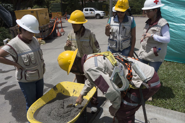 Modernización planta San Fernando
Modernización planta San Fernando
Fecha: Julio 18 de 2017
Para descargar esta fotografía en alta resolución, haga clic sobre la imagen hasta que la misma se despliegue en la pantalla completa; luego dé clic derecho y elija la opción "guardar imagen como". 
En caso de publicación por cualquier medio, solicitamos acompañarla del crédito: "Foto EPM"
Palabras clave: Modernización planta San Fernando