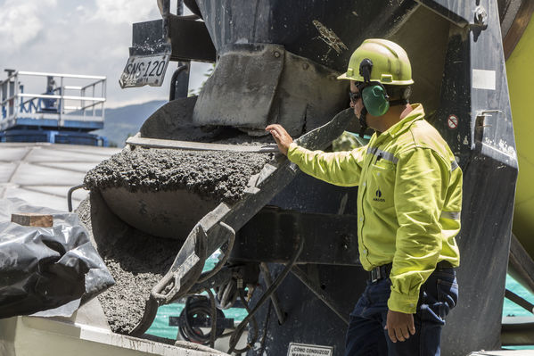 Modernización planta San Fernando
Modernización planta San Fernando
Fecha: Julio 18 de 2017
Para descargar esta fotografía en alta resolución, haga clic sobre la imagen hasta que la misma se despliegue en la pantalla completa; luego dé clic derecho y elija la opción "guardar imagen como". 
En caso de publicación por cualquier medio, solicitamos acompañarla del crédito: "Foto EPM"
Palabras clave: Modernización planta San Fernando