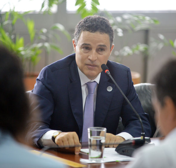 Rueda de Prensa EPM-UNE-MILLICOM
Rueda de Prensa EPM-UNE-MILLICOM
Fecha: Julio 22  de 2013. 
Para descargar esta fotografía en alta resolución, haga clic sobre la imagen hasta que la misma se despliegue en la pantalla completa; luego dé clic derecho y elija la opción "guardar imagen como". 
En caso de publicación por cualquier medio, solicitamos acompañarla del crédito: "Cortesía EPM".
Palabras clave: Rueda  Prensa EPM UNE MILLICOM