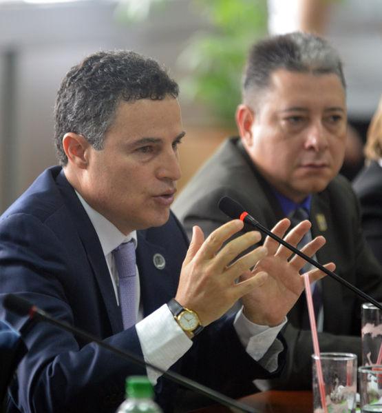 Rueda de Prensa EPM-UNE-MILLICOM
Rueda de Prensa EPM-UNE-MILLICOM
Fecha: Julio 22  de 2013. 
Para descargar esta fotografía en alta resolución, haga clic sobre la imagen hasta que la misma se despliegue en la pantalla completa; luego dé clic derecho y elija la opción "guardar imagen como". 
En caso de publicación por cualquier medio, solicitamos acompañarla del crédito: "Cortesía EPM".
Palabras clave: Rueda  Prensa EPM UNE MILLICOM