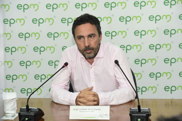 Rueda prensa Avances Hidroituango
Rueda prensa Avances Hidroituango.
Fecha: Julio 31 2018.
Para descargar esta fotografía en alta resolución, haga clic sobre la imagen hasta que la misma se despliegue en la pantalla completa; luego dé clic derecho y elija la opción "guardar imagen como". 
En caso de publicación por cualquier medio, solicitamos acompañarla del crédito: "Foto EPM"
Palabras clave: Rueda prensa Avances Hidroituango