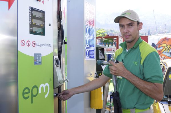 Inauguración Estación de Servicio de Gas Natural Vehicular. El Bosque
Inauguración Estación de Servicio de Gas Natural Vehicular. El Bosque
Fecha: Julio 31  de 2013. 
Para descargar esta fotografía en alta resolución, haga clic sobre la imagen hasta que la misma se despliegue en la pantalla completa; luego dé clic derecho y elija la opción "guardar imagen como". 
En caso de publicación por cualquier medio, solicitamos acompañarla del crédito: "Cortesía EPM".
Palabras clave: Inauguración Estación  Servicio  Gas Natural Vehicular  Bosque