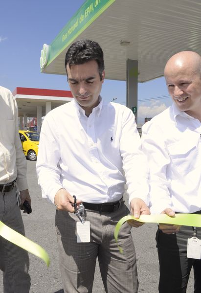 Inauguración Estación de Servicio de Gas Natural Vehicular. El Bosque
Inauguración Estación de Servicio de Gas Natural Vehicular. El Bosque
Fecha: Julio 31  de 2013. 
Para descargar esta fotografía en alta resolución, haga clic sobre la imagen hasta que la misma se despliegue en la pantalla completa; luego dé clic derecho y elija la opción "guardar imagen como". 
En caso de publicación por cualquier medio, solicitamos acompañarla del crédito: "Cortesía EPM".
Palabras clave: Inauguración Estación  Servicio  Gas Natural Vehicular  Bosque