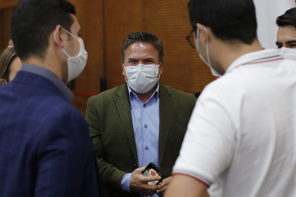 Reunion con el Concejo de Medellin para propuesta de ampliación del objeto social de EPM 
Reunion con el Concejo de Medellin para propuesta de ampliación del objeto social de EPM 
Fecha: Julio 7 de 2020
Para descargar esta fotografía en alta resolución, haga clic sobre la imagen hasta que la misma se despliegue en la pantalla completa; luego dé clic derecho y elija la opción "guardar imagen como".
En caso de publicación por cualquier medio, solicitamos acompañarla del crédito: "Foto EPM"
Palabras clave: Reunion con el Concejo de Medellin para propuesta de ampliación del objeto social de EPM