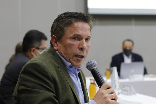 Reunion con el Concejo de Medellin para propuesta de ampliación del objeto social de EPM 
Reunion con el Concejo de Medellin para propuesta de ampliación del objeto social de EPM 
Fecha: Julio 7 de 2020
Para descargar esta fotografía en alta resolución, haga clic sobre la imagen hasta que la misma se despliegue en la pantalla completa; luego dé clic derecho y elija la opción "guardar imagen como".
En caso de publicación por cualquier medio, solicitamos acompañarla del crédito: "Foto EPM"
Palabras clave: Reunion con el Concejo de Medellin para propuesta de ampliación del objeto social de EPM