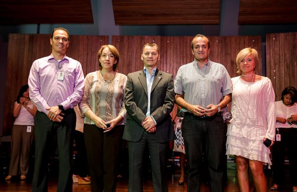 Celebración años de servicio
Celebración años de servicio    
Fecha: Julio 8 de 2015. Lugar: Medellín, EPM - Auditorio Himerio Pérez
Para descargar esta fotografía en alta resolución, haga clic sobre la imagen hasta que la misma se despliegue en la pantalla completa; luego dé clic derecho y elija la opción "guardar imagen como". 
En caso de publicación por cualquier medio, solicitamos acompañarla del crédito: "Foto EPM"

Palabras clave: Celebración años servicio