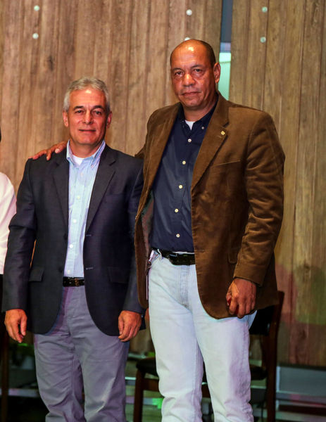 Celebración años de servicio
Celebración años de servicio    
Fecha: Julio 8 de 2015. Lugar: Medellín, EPM - Auditorio Himerio Pérez
Para descargar esta fotografía en alta resolución, haga clic sobre la imagen hasta que la misma se despliegue en la pantalla completa; luego dé clic derecho y elija la opción "guardar imagen como". 
En caso de publicación por cualquier medio, solicitamos acompañarla del crédito: "Foto EPM"

Palabras clave: Celebración años servicio