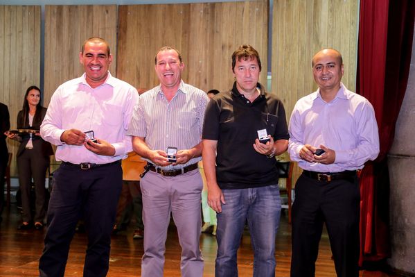 Celebración años de servicio
Celebración años de servicio    
Fecha: Julio 8 de 2015. Lugar: Medellín, EPM - Auditorio Himerio Pérez
Para descargar esta fotografía en alta resolución, haga clic sobre la imagen hasta que la misma se despliegue en la pantalla completa; luego dé clic derecho y elija la opción "guardar imagen como". 
En caso de publicación por cualquier medio, solicitamos acompañarla del crédito: "Foto EPM"

Palabras clave: Celebración años servicio