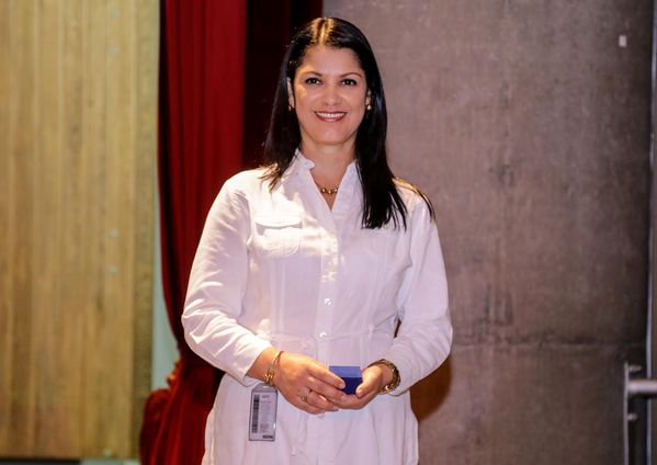 Celebración años de servicio
Celebración años de servicio    
Fecha: Julio 8 de 2015. Lugar: Medellín, EPM - Auditorio Himerio Pérez
Para descargar esta fotografía en alta resolución, haga clic sobre la imagen hasta que la misma se despliegue en la pantalla completa; luego dé clic derecho y elija la opción "guardar imagen como". 
En caso de publicación por cualquier medio, solicitamos acompañarla del crédito: "Foto EPM"

Palabras clave: Celebración años servicio