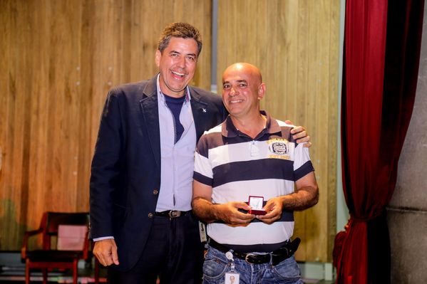 Celebración años de servicio
Celebración años de servicio    
Fecha: Julio 8 de 2015. Lugar: Medellín, EPM - Auditorio Himerio Pérez
Para descargar esta fotografía en alta resolución, haga clic sobre la imagen hasta que la misma se despliegue en la pantalla completa; luego dé clic derecho y elija la opción "guardar imagen como". 
En caso de publicación por cualquier medio, solicitamos acompañarla del crédito: "Foto EPM"

Palabras clave: Celebración años servicio