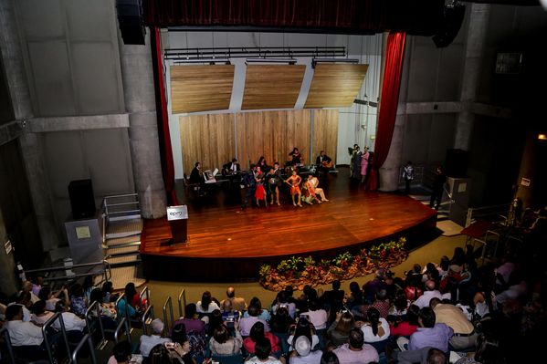 Celebración años de servicio
Celebración años de servicio    
Fecha: Julio 8 de 2015. Lugar: Medellín, EPM - Auditorio Himerio Pérez
Para descargar esta fotografía en alta resolución, haga clic sobre la imagen hasta que la misma se despliegue en la pantalla completa; luego dé clic derecho y elija la opción "guardar imagen como". 
En caso de publicación por cualquier medio, solicitamos acompañarla del crédito: "Foto EPM"

Palabras clave: Celebración años servicio