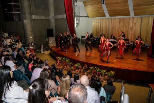 Celebración años de servicio
Celebración años de servicio    
Fecha: Julio 8 de 2015. Lugar: Medellín, EPM - Auditorio Himerio Pérez
Para descargar esta fotografía en alta resolución, haga clic sobre la imagen hasta que la misma se despliegue en la pantalla completa; luego dé clic derecho y elija la opción "guardar imagen como". 
En caso de publicación por cualquier medio, solicitamos acompañarla del crédito: "Foto EPM"

Palabras clave: Celebración años servicio