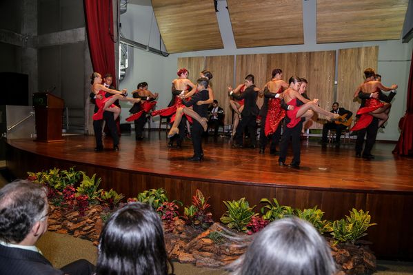 Celebración años de servicio
Celebración años de servicio    
Fecha: Julio 8 de 2015. Lugar: Medellín, EPM - Auditorio Himerio Pérez
Para descargar esta fotografía en alta resolución, haga clic sobre la imagen hasta que la misma se despliegue en la pantalla completa; luego dé clic derecho y elija la opción "guardar imagen como". 
En caso de publicación por cualquier medio, solicitamos acompañarla del crédito: "Foto EPM"

Palabras clave: Celebración años servicio