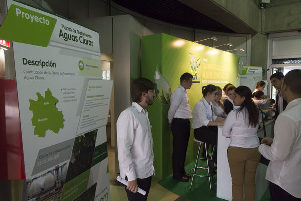 Semana Ambiental 2017
Semana Ambiental 2017
Fecha: Junio 22 de 2017
Para descargar esta fotografía en alta resolución, haga clic sobre la imagen hasta que la misma se despliegue en la pantalla completa; luego dé clic derecho y elija la opción "guardar imagen como". 
En caso de publicación por cualquier medio, solicitamos acompañarla del crédito: "Foto EPM"
Palabras clave: Semana Ambiental 2017