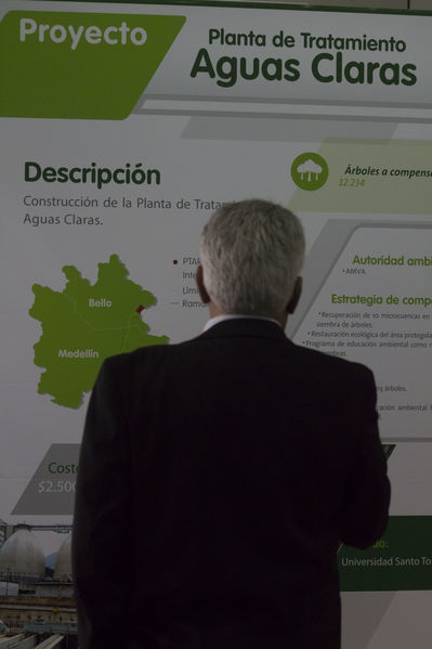Semana Ambiental 2017
Semana Ambiental 2017
Fecha: Junio 22 de 2017
Para descargar esta fotografía en alta resolución, haga clic sobre la imagen hasta que la misma se despliegue en la pantalla completa; luego dé clic derecho y elija la opción "guardar imagen como". 
En caso de publicación por cualquier medio, solicitamos acompañarla del crédito: "Foto EPM"
Palabras clave: Semana Ambiental 2017