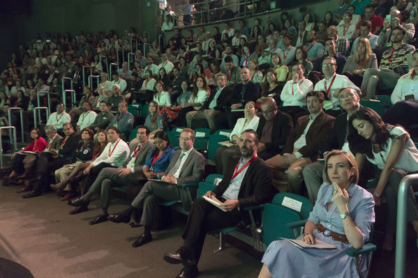 Semana Ambiental 2017
Semana Ambiental 2017
Fecha: Junio 22 de 2017
Para descargar esta fotografía en alta resolución, haga clic sobre la imagen hasta que la misma se despliegue en la pantalla completa; luego dé clic derecho y elija la opción "guardar imagen como". 
En caso de publicación por cualquier medio, solicitamos acompañarla del crédito: "Foto EPM"
Palabras clave: Semana Ambiental 2017