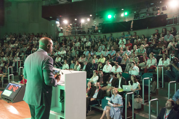 Semana Ambiental 2017
Semana Ambiental 2017
Fecha: Junio 22 de 2017
Para descargar esta fotografía en alta resolución, haga clic sobre la imagen hasta que la misma se despliegue en la pantalla completa; luego dé clic derecho y elija la opción "guardar imagen como". 
En caso de publicación por cualquier medio, solicitamos acompañarla del crédito: "Foto EPM"
Palabras clave: Semana Ambiental 2017