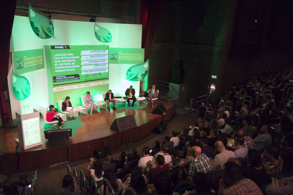 Semana Ambiental 2017
Semana Ambiental 2017
Fecha: Junio 22 de 2017
Para descargar esta fotografía en alta resolución, haga clic sobre la imagen hasta que la misma se despliegue en la pantalla completa; luego dé clic derecho y elija la opción "guardar imagen como". 
En caso de publicación por cualquier medio, solicitamos acompañarla del crédito: "Foto EPM"
Palabras clave: Semana Ambiental 2017